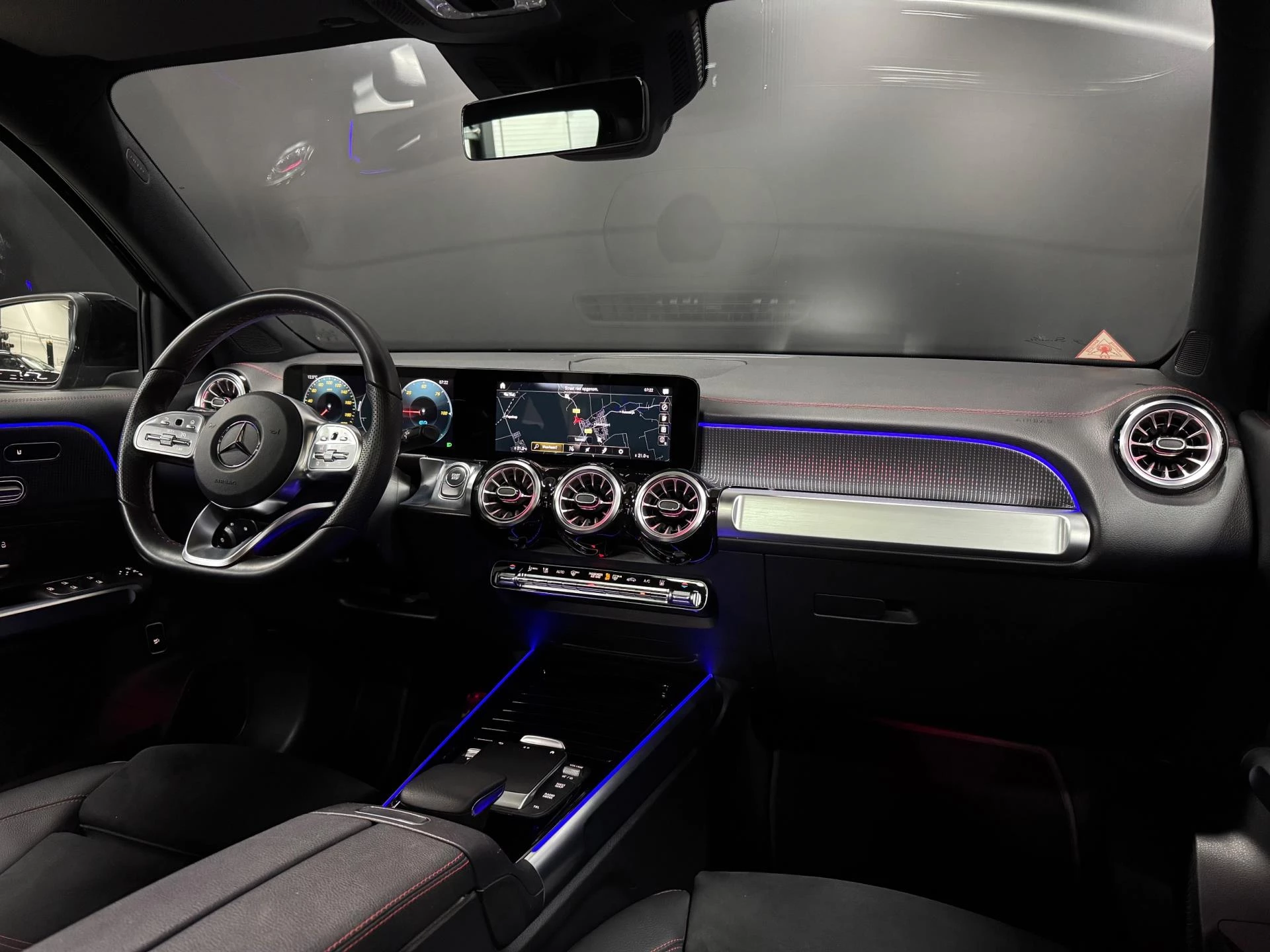 Hoofdafbeelding Mercedes-Benz EQB