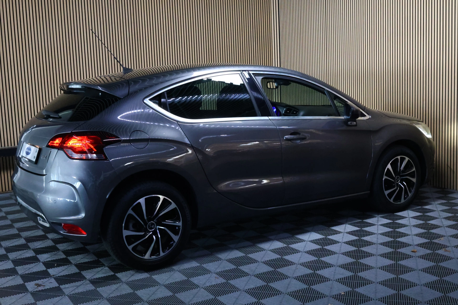 Hoofdafbeelding DS DS 4