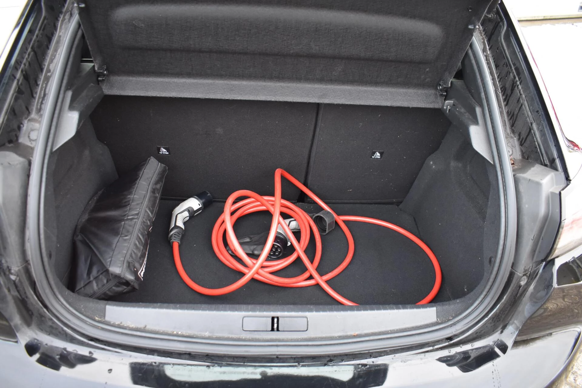 Hoofdafbeelding Peugeot e-208