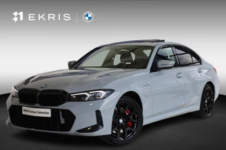 BMW 3 Serie Sedan 330e | M Sport Pro | Glazen Schuif-/Kanteldak | Lederen Sportstoelen | Stoelverwarming | Camera