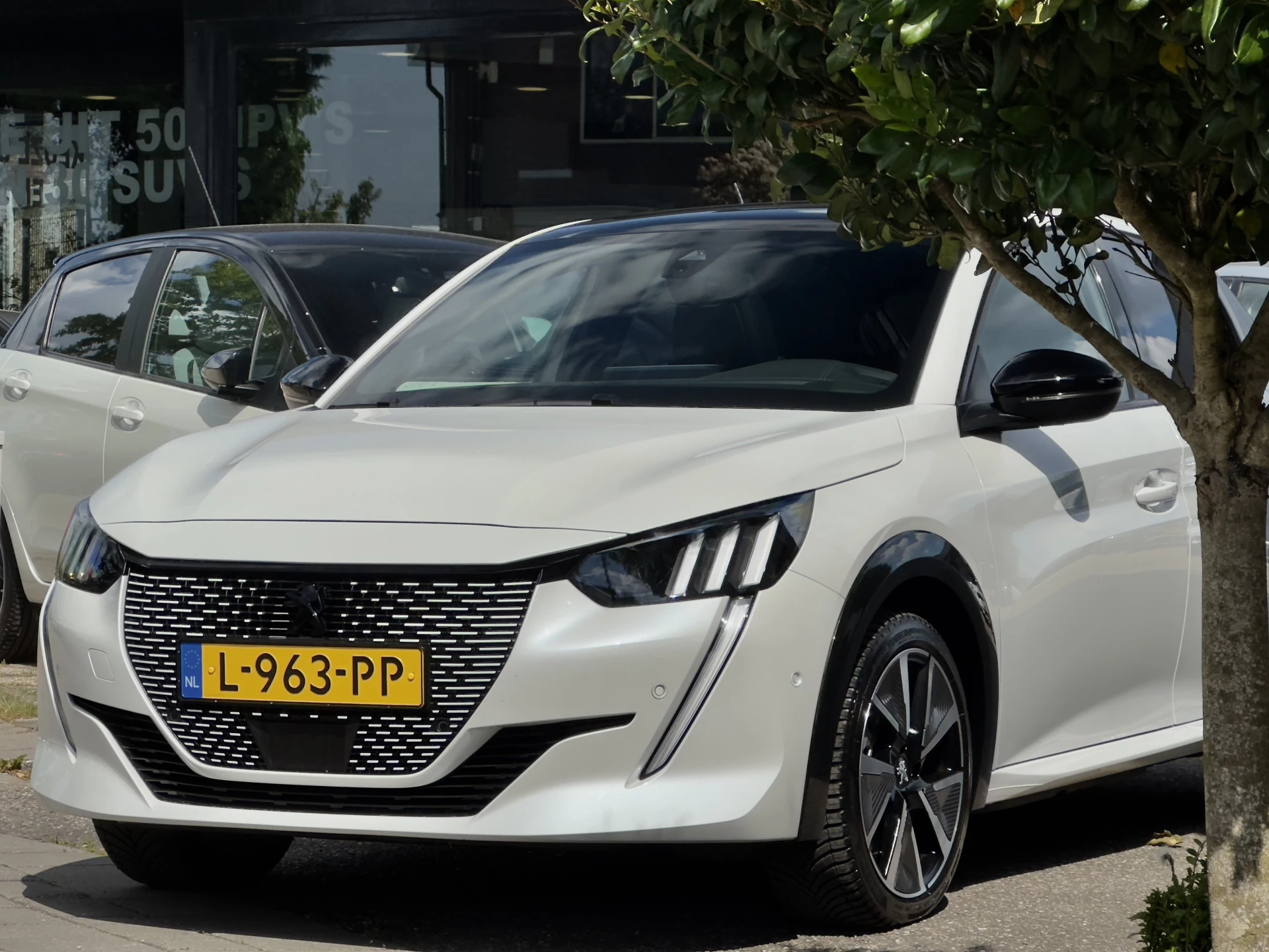 Hoofdafbeelding Peugeot e-208