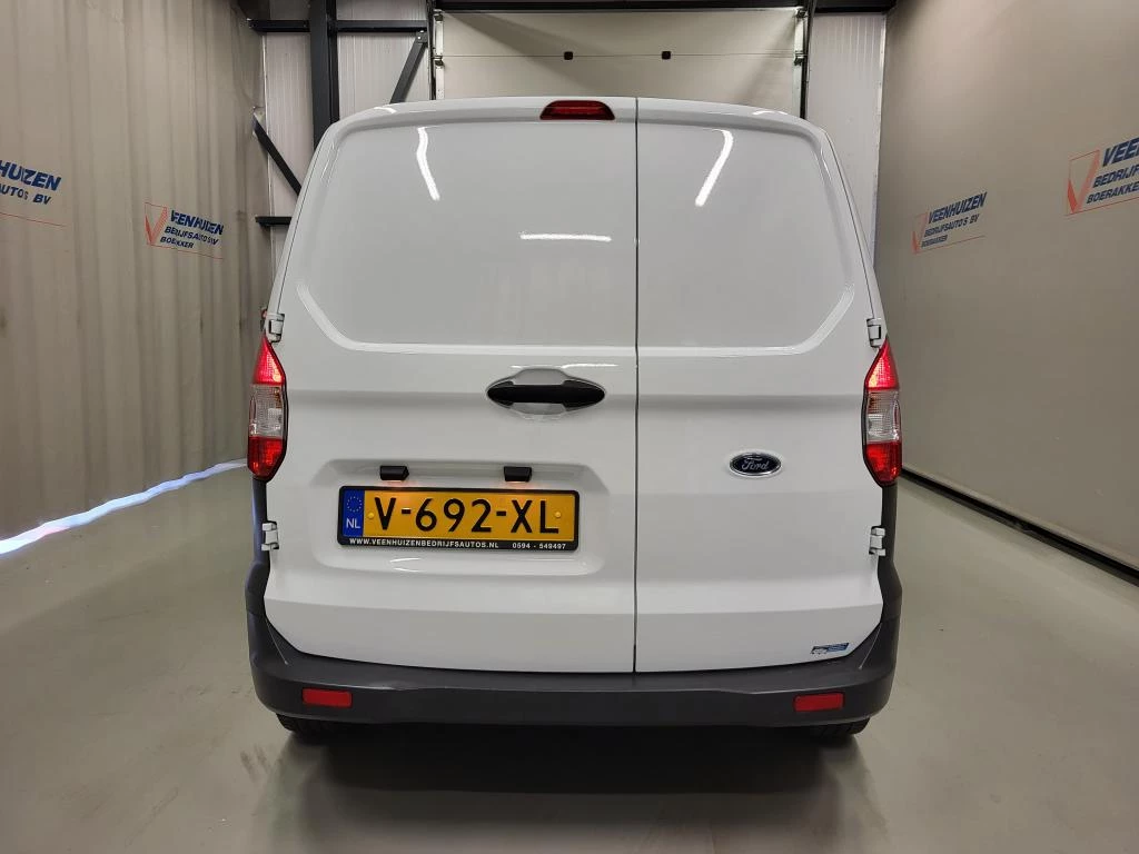 Hoofdafbeelding Ford Transit Courier