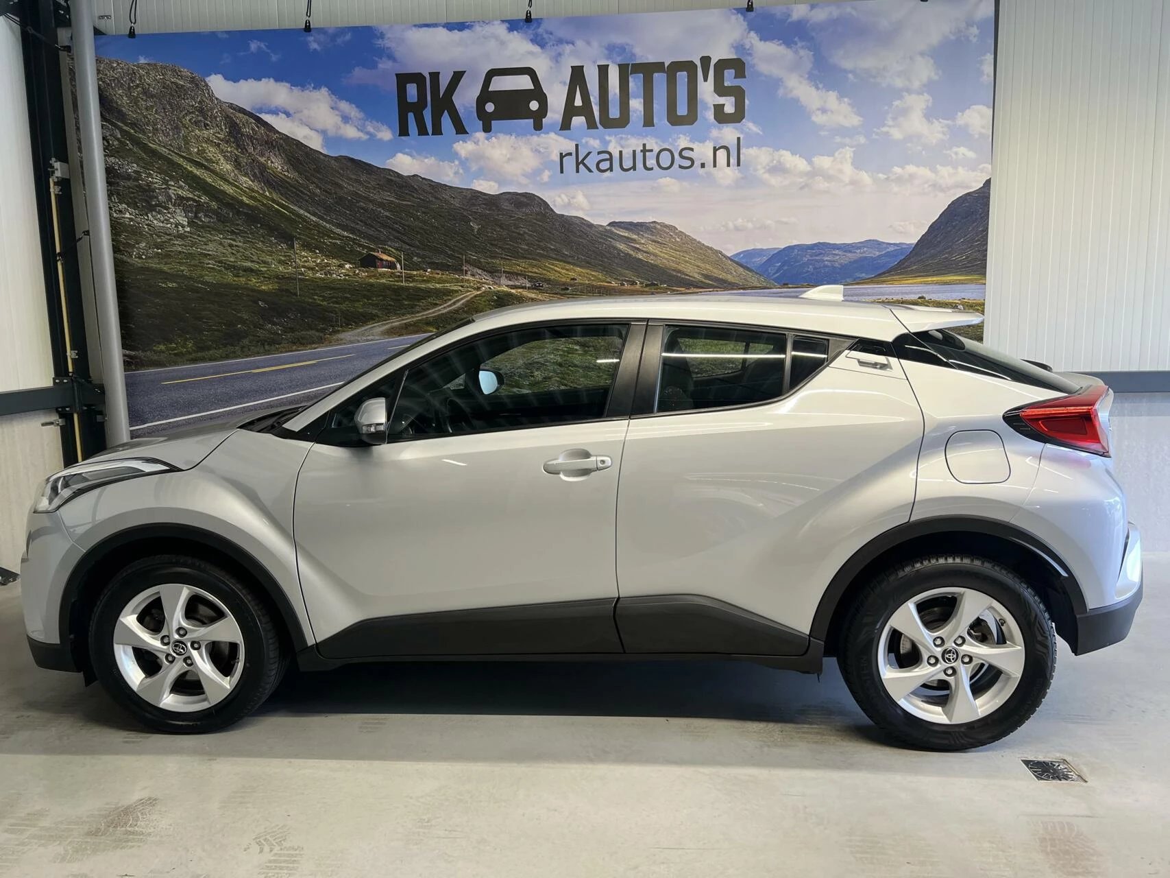 Hoofdafbeelding Toyota C-HR