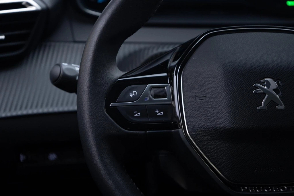 Hoofdafbeelding Peugeot e-208