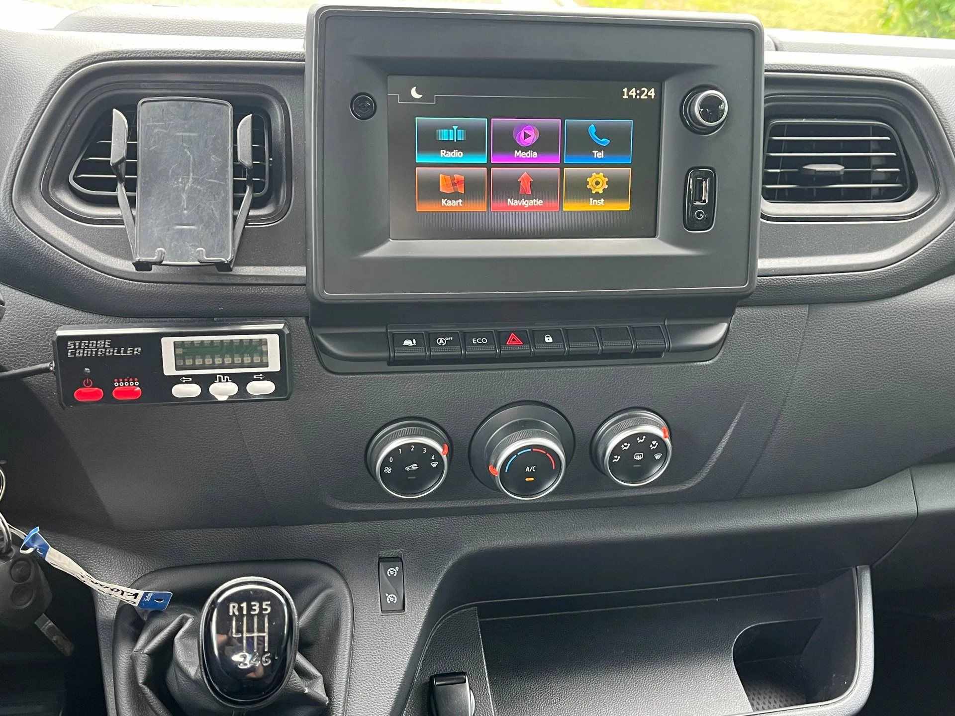 Hoofdafbeelding Nissan NV400