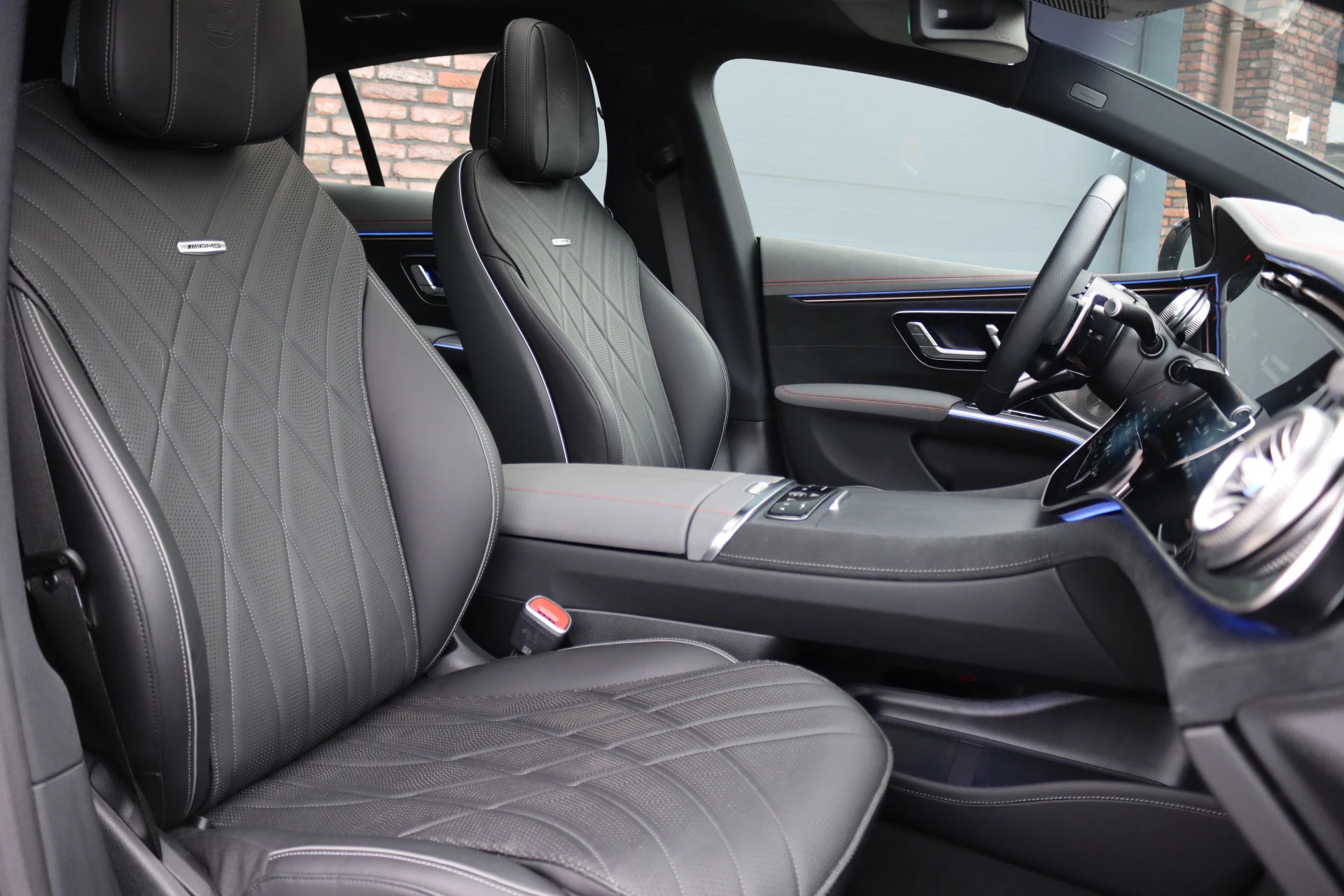 Hoofdafbeelding Mercedes-Benz EQS