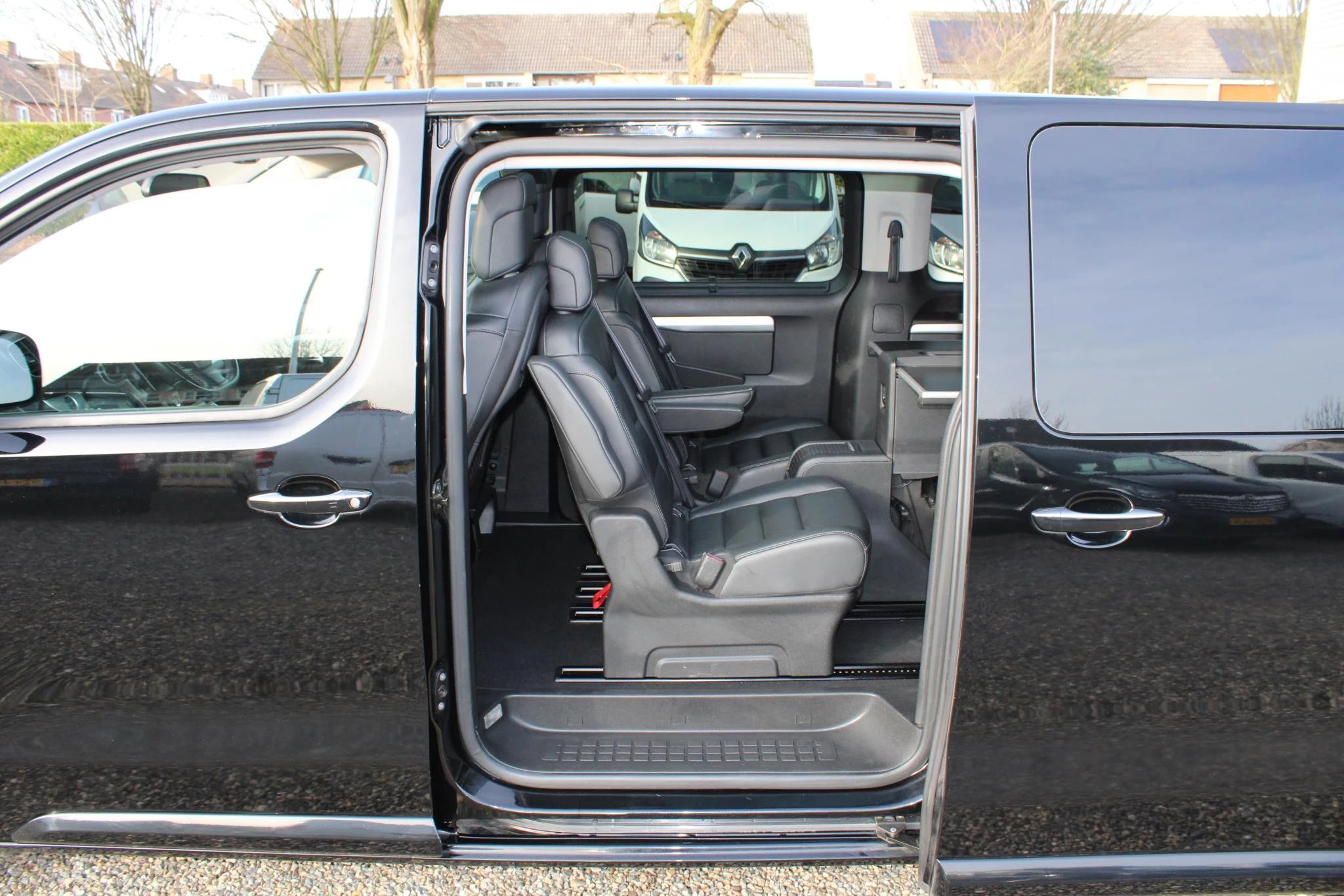 Hoofdafbeelding Peugeot e-Traveller