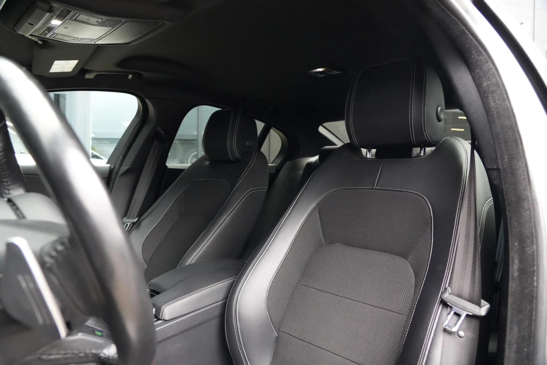 Hoofdafbeelding Jaguar XE