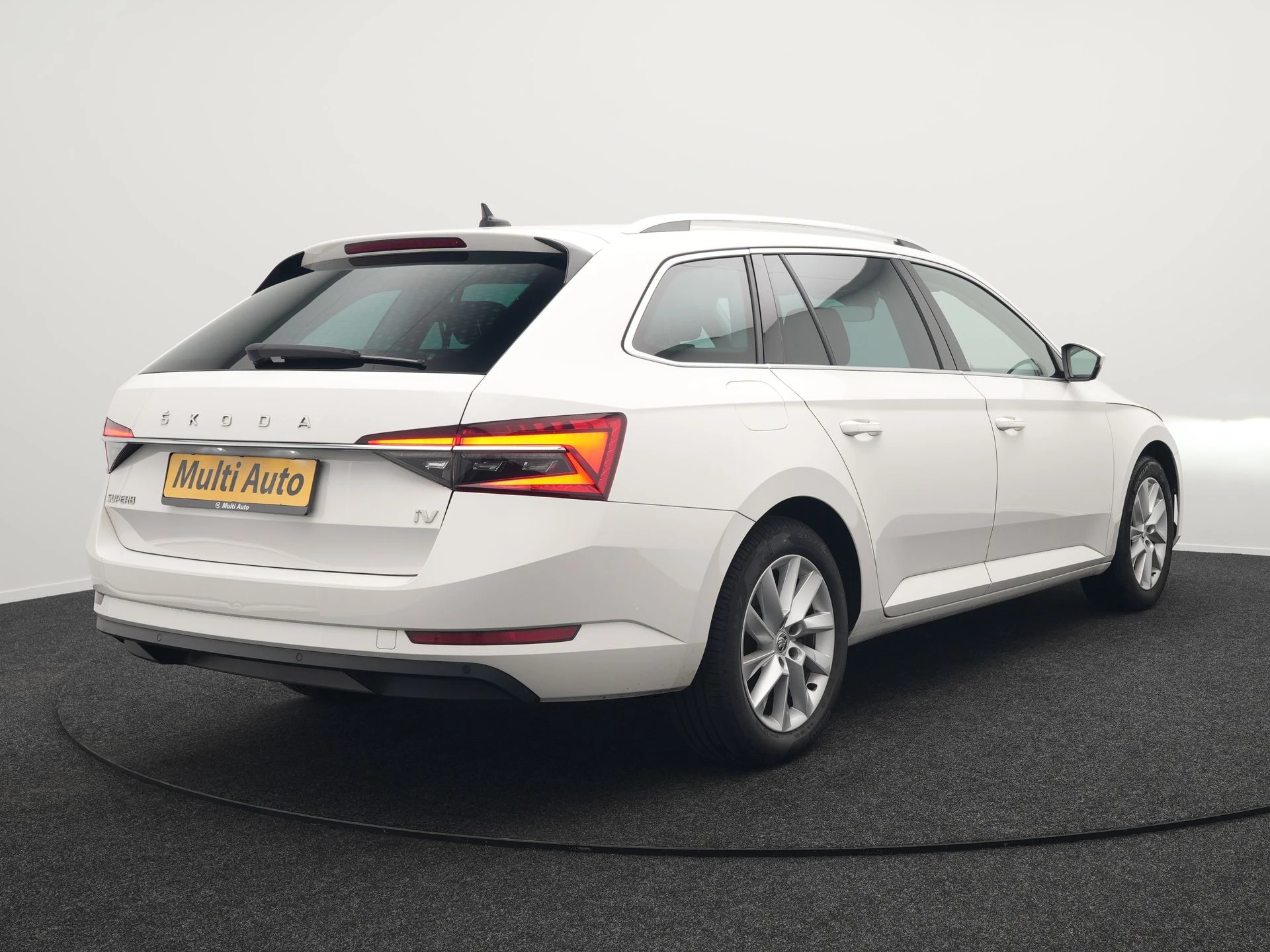Hoofdafbeelding Škoda Superb