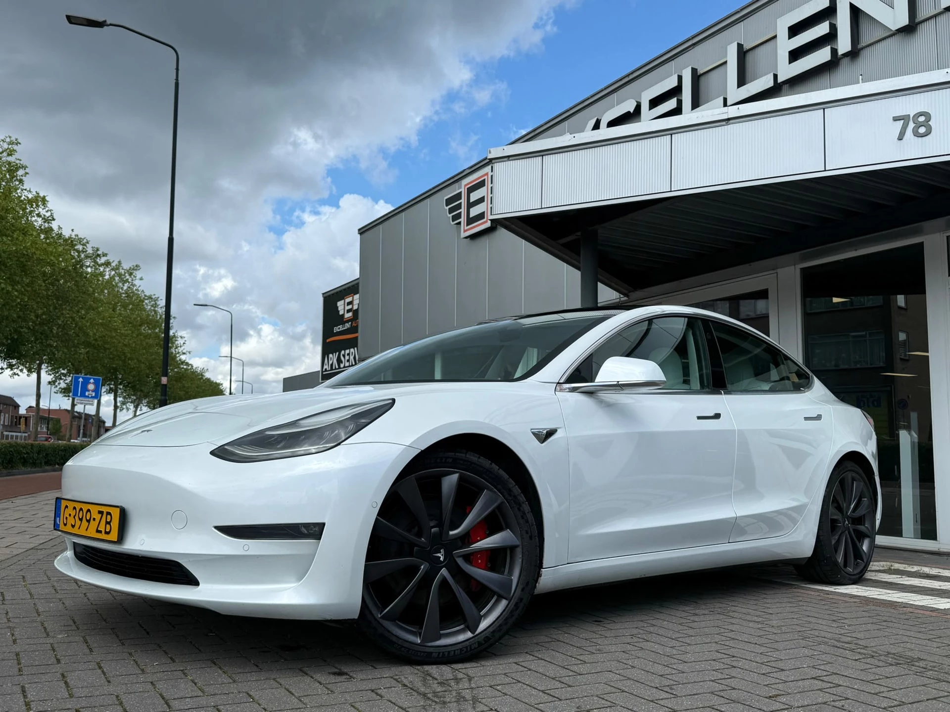 Hoofdafbeelding Tesla Model 3