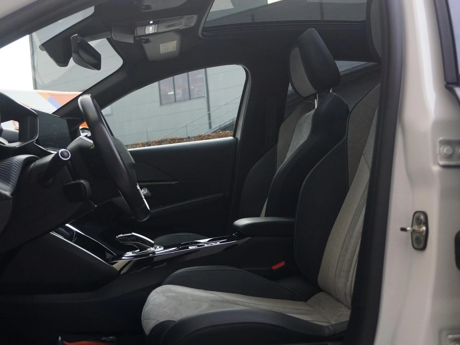 Hoofdafbeelding Peugeot e-208