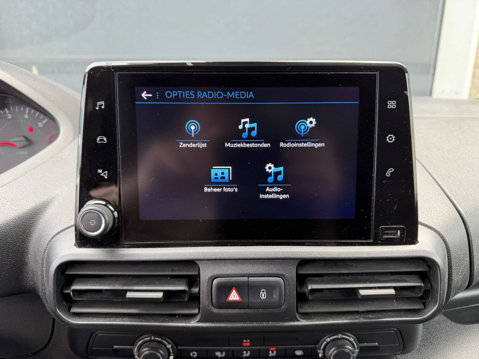 Hoofdafbeelding Peugeot Partner
