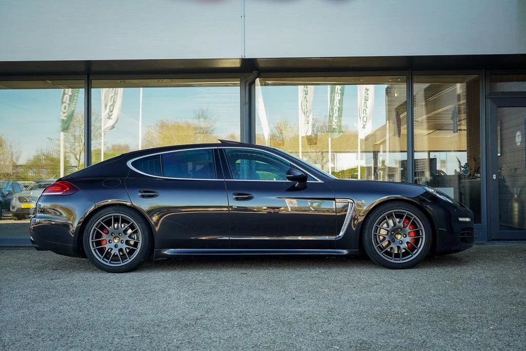 Hoofdafbeelding Porsche Panamera