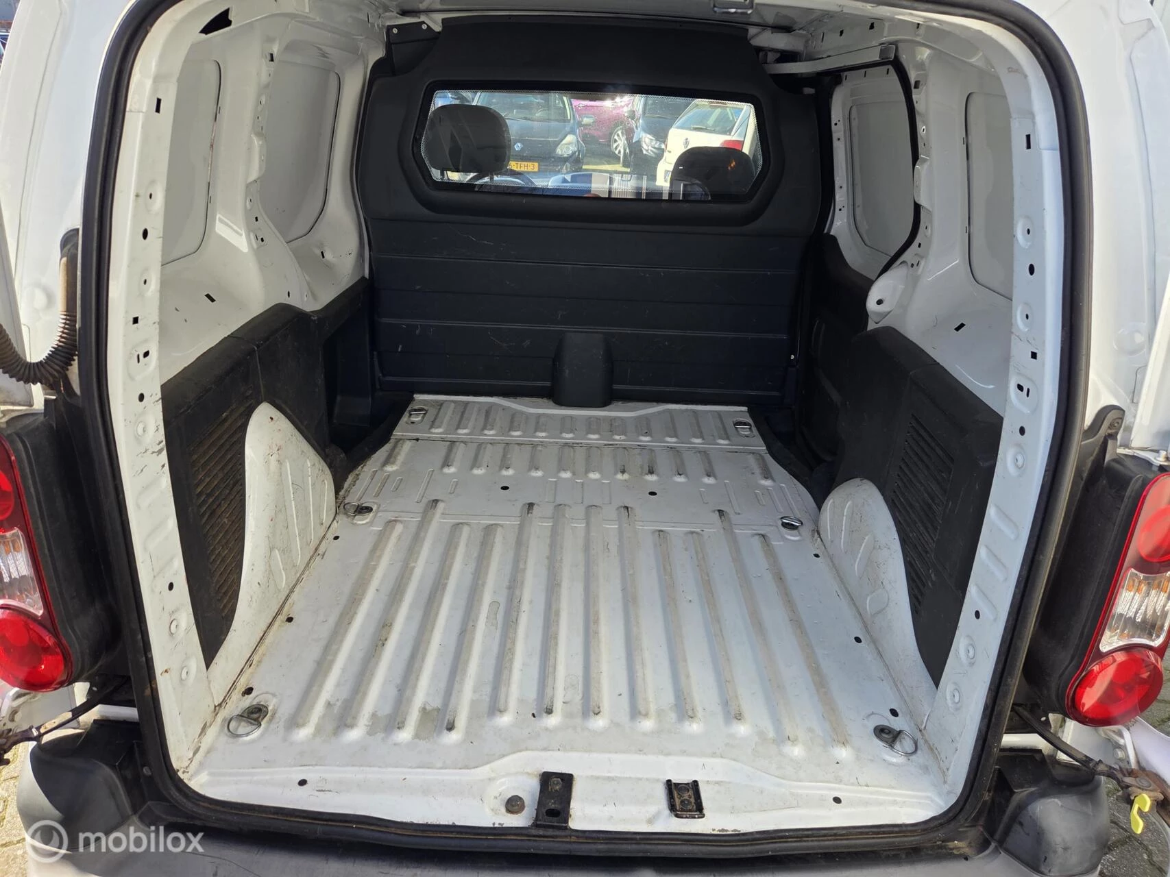 Hoofdafbeelding Peugeot Partner