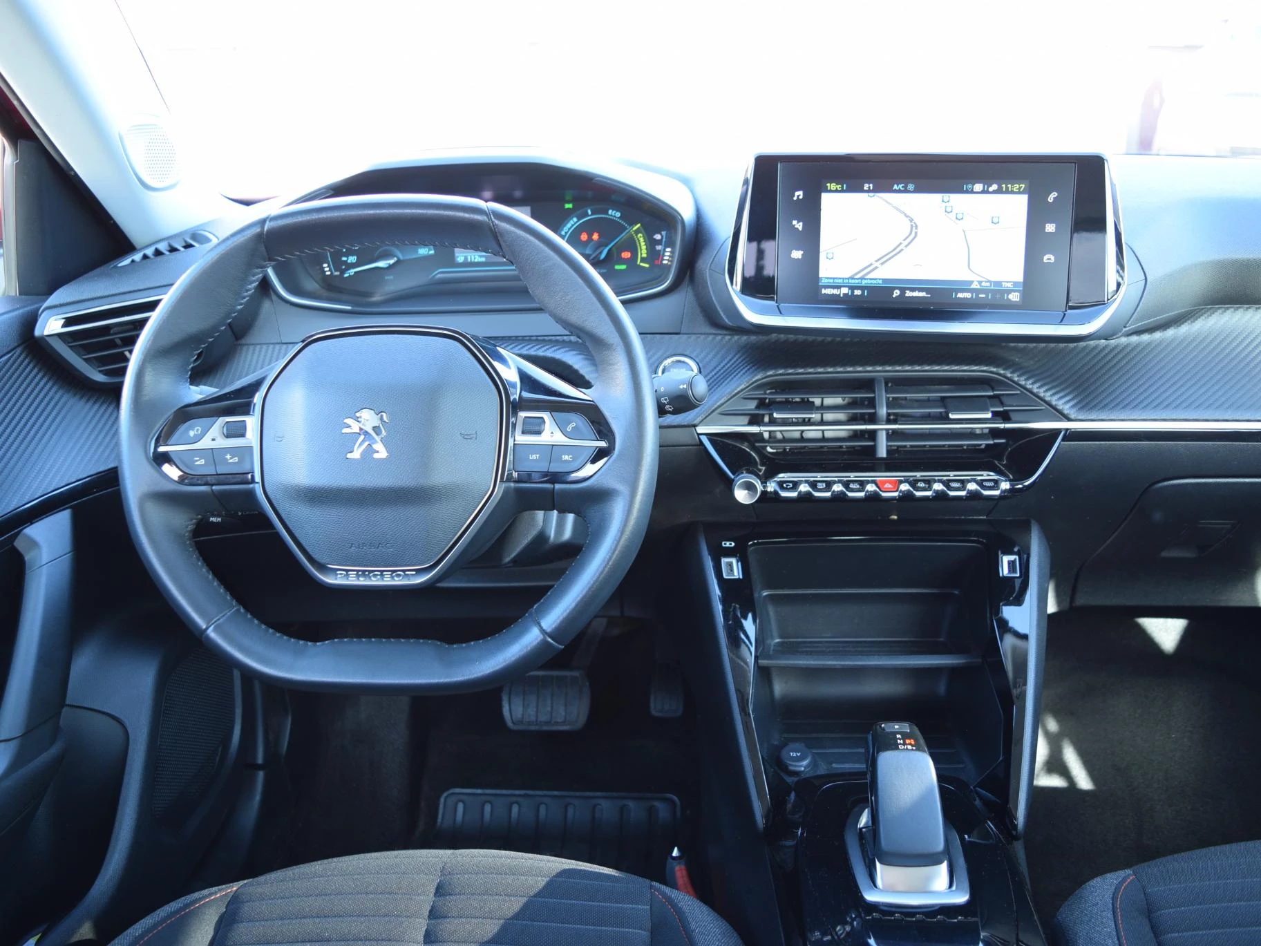 Hoofdafbeelding Peugeot e-2008