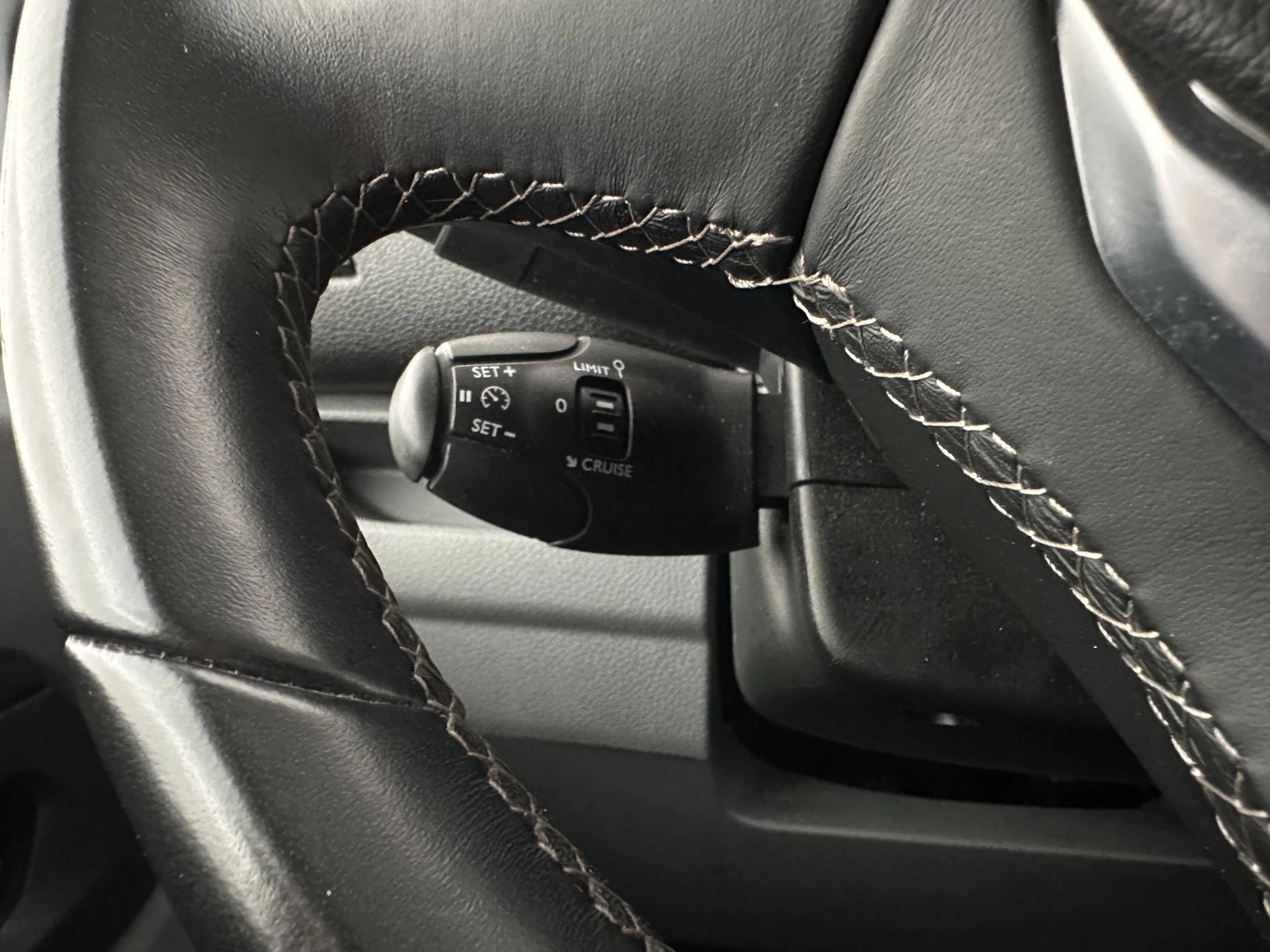 Hoofdafbeelding Peugeot e-Expert