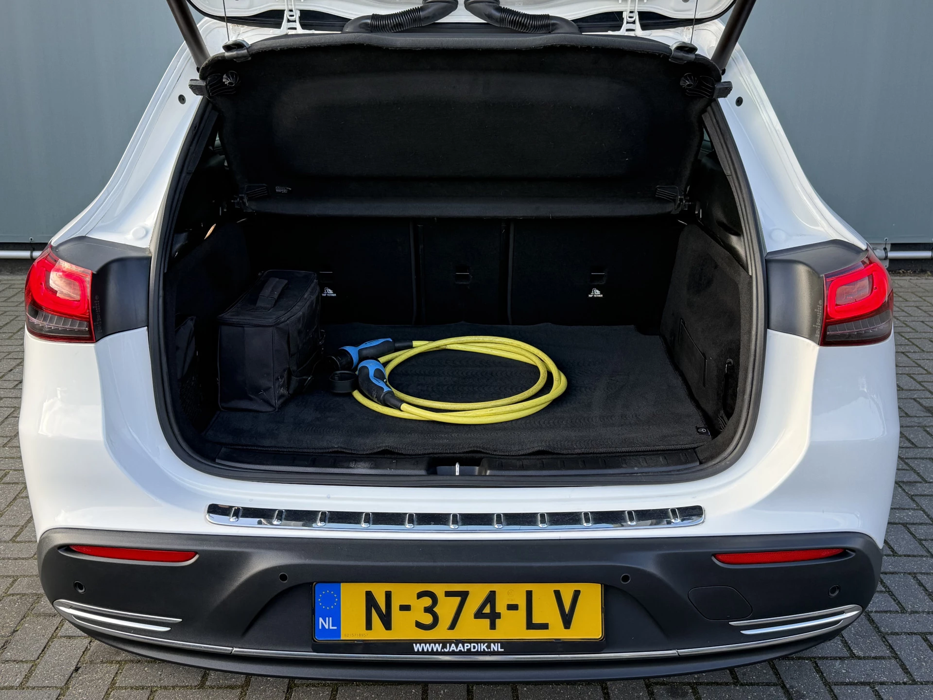 Hoofdafbeelding Mercedes-Benz EQA