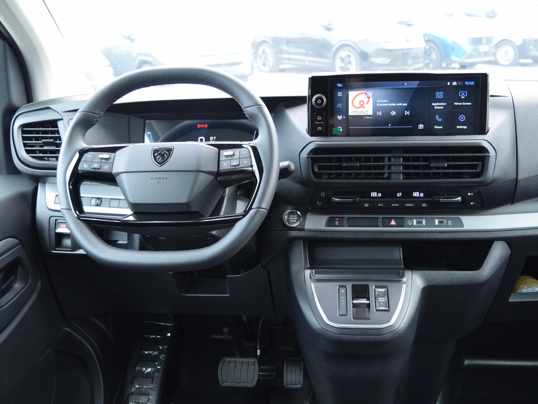 Hoofdafbeelding Peugeot e-Expert