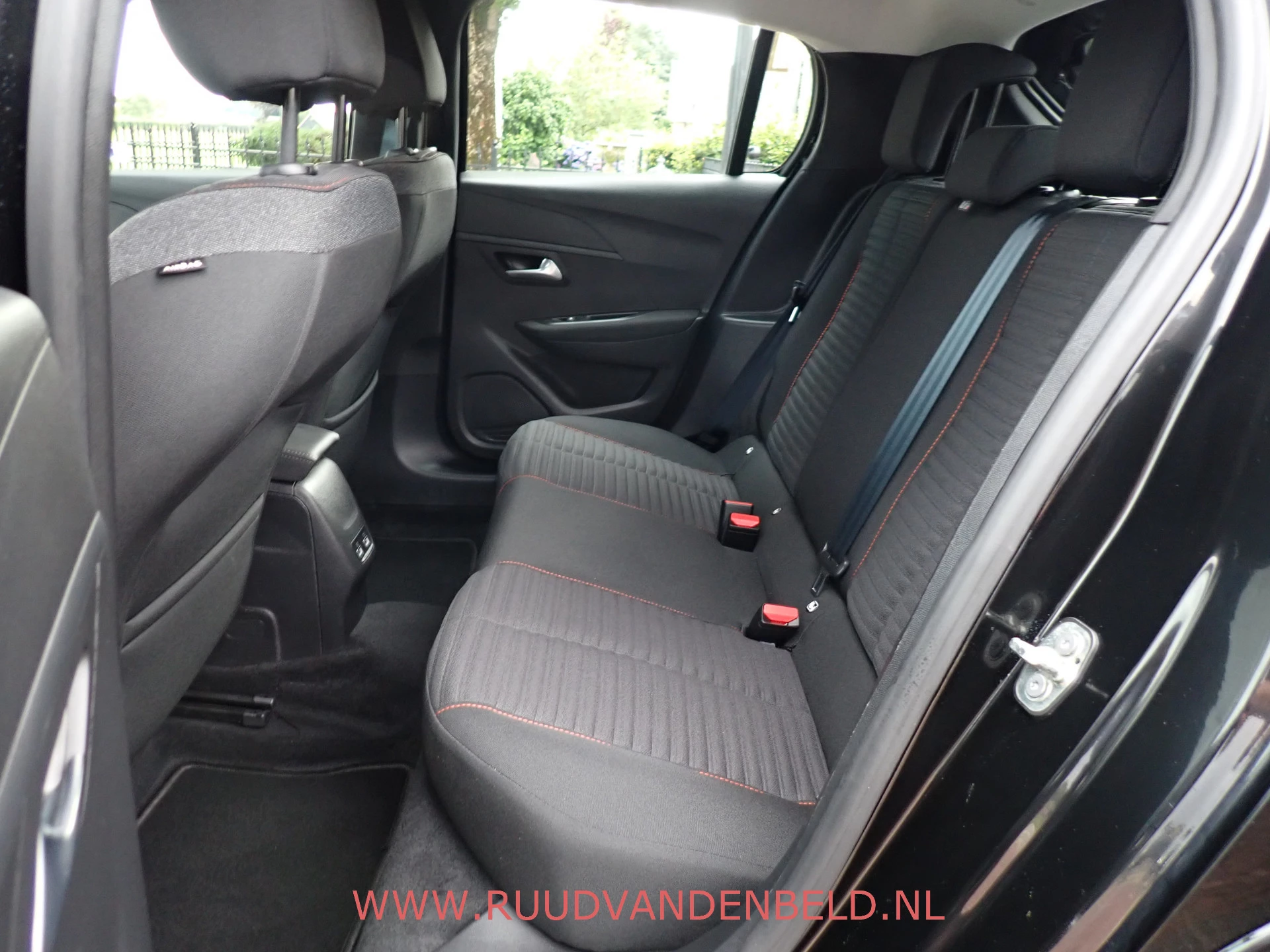 Hoofdafbeelding Peugeot e-208