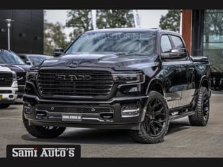 Dodge Ram Pick-Up NIGHT PREMIUM 2025 | BOM VOL + 14.4 INCH SCHERM BOM VOL | LUCHTVERING | HUD | HURRICAN 420PK 636 Nm TWIN TURBO | PRIJS MET LPG EN COVER EN GARANTIE | DUBBELE CABINE | PICK UP | 5 PERSOONS | DC | GRIJSKENTEKEN | VOORRAAD NR 2233 - 7672