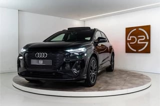 Hoofdafbeelding Audi Q4 e-tron Audi Q4 e-tron 50 Quattro S-Edition 77 kWh | Pano | Sonos | Sfeer | Trekhaak | VOL! 12 MND Garantie