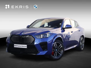 BMW iX2 eDrive20 67 kWh M Sport Edition M Sportpakket Pro/ 19 inch LM/ Comfort Access/ Achteruitrijcamera/ Stoelverwarming/ Sportstoelen / Lentevoordeel