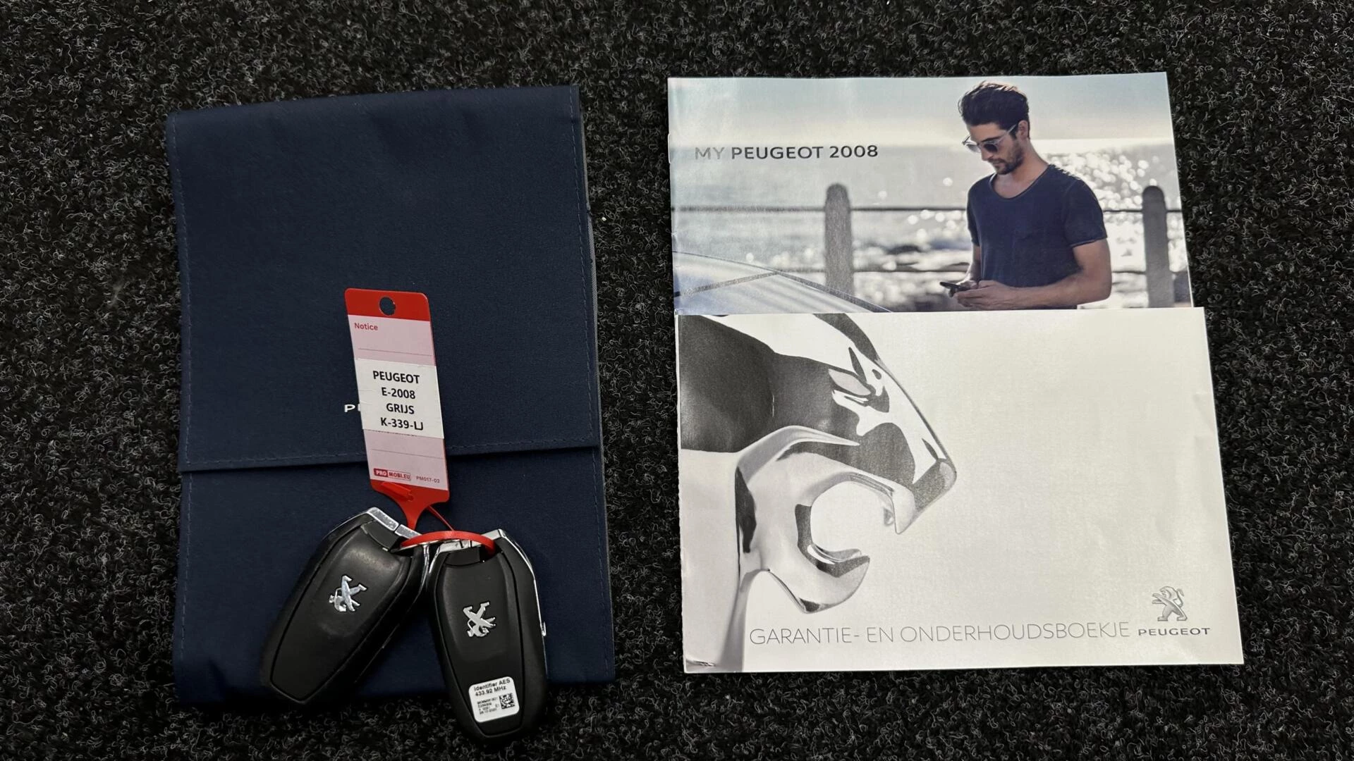 Hoofdafbeelding Peugeot e-2008