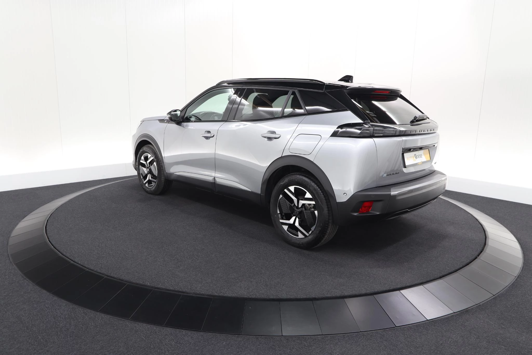 Hoofdafbeelding Peugeot e-2008