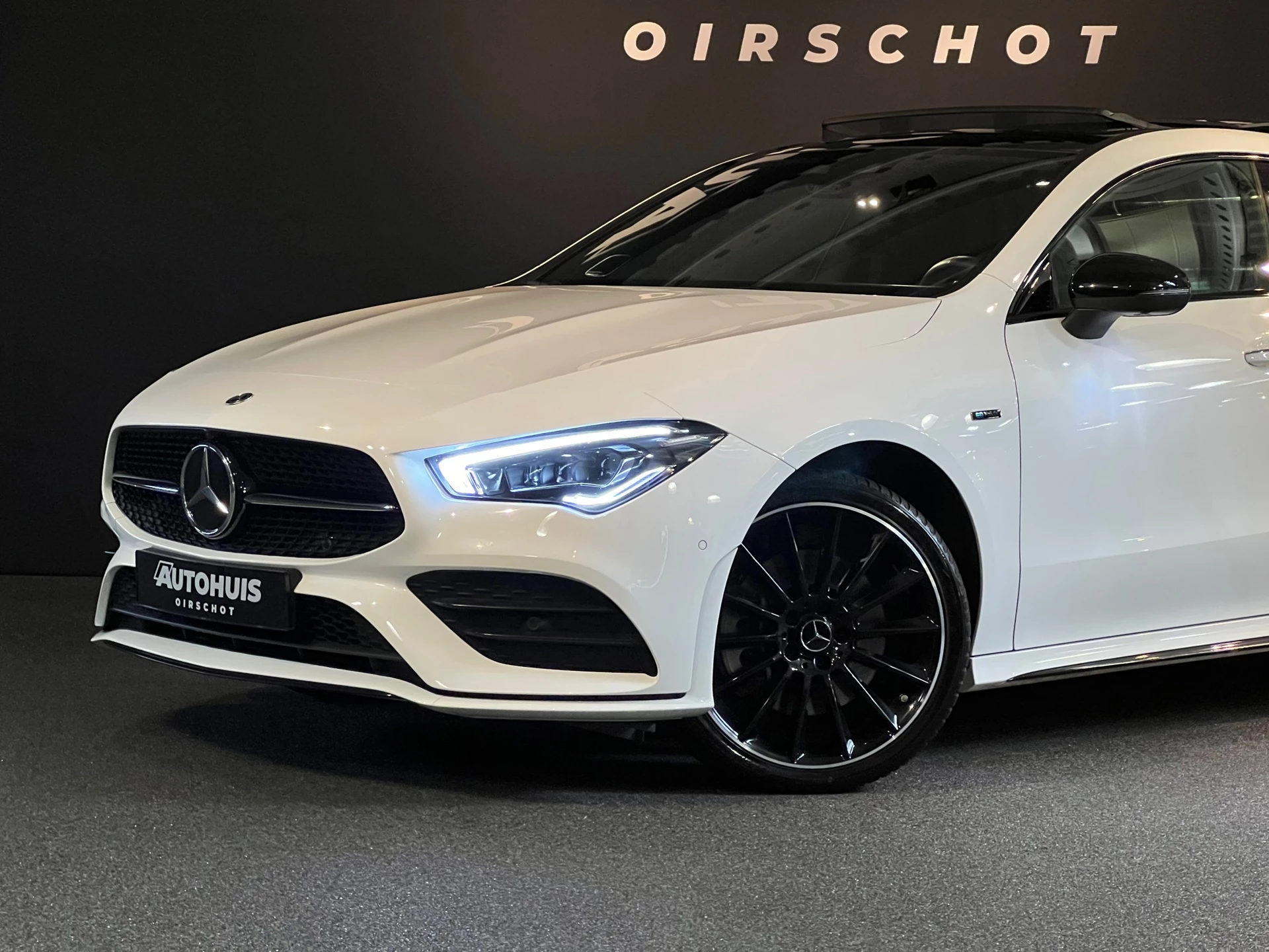 Hoofdafbeelding Mercedes-Benz CLA