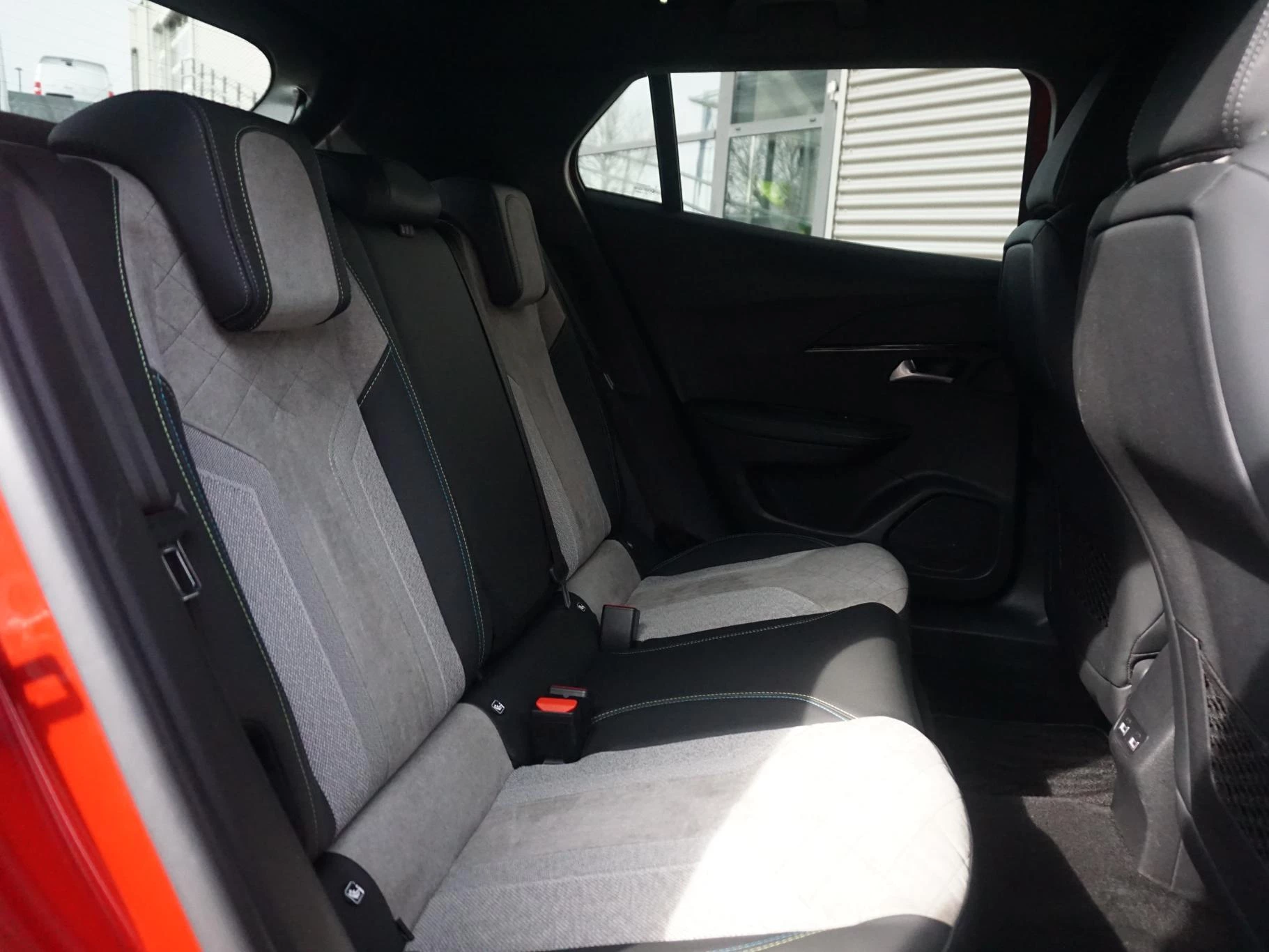 Hoofdafbeelding Peugeot e-2008