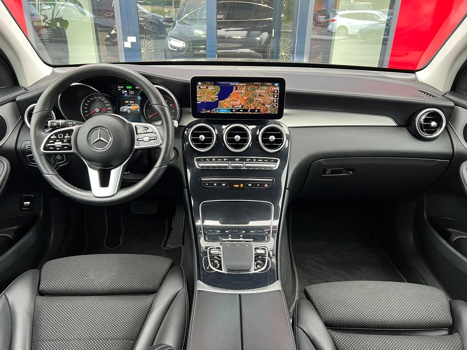 Hoofdafbeelding Mercedes-Benz GLC