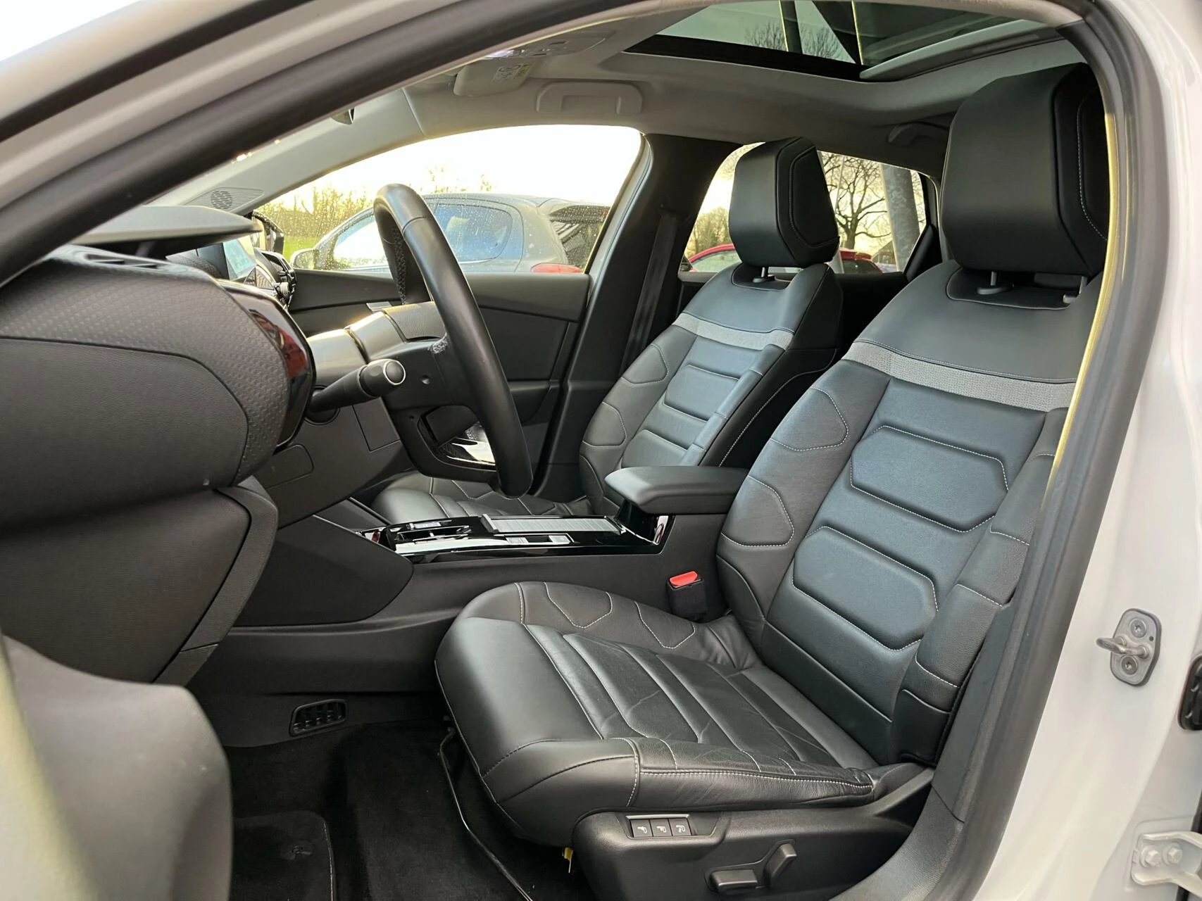 Hoofdafbeelding Citroën ë-C4