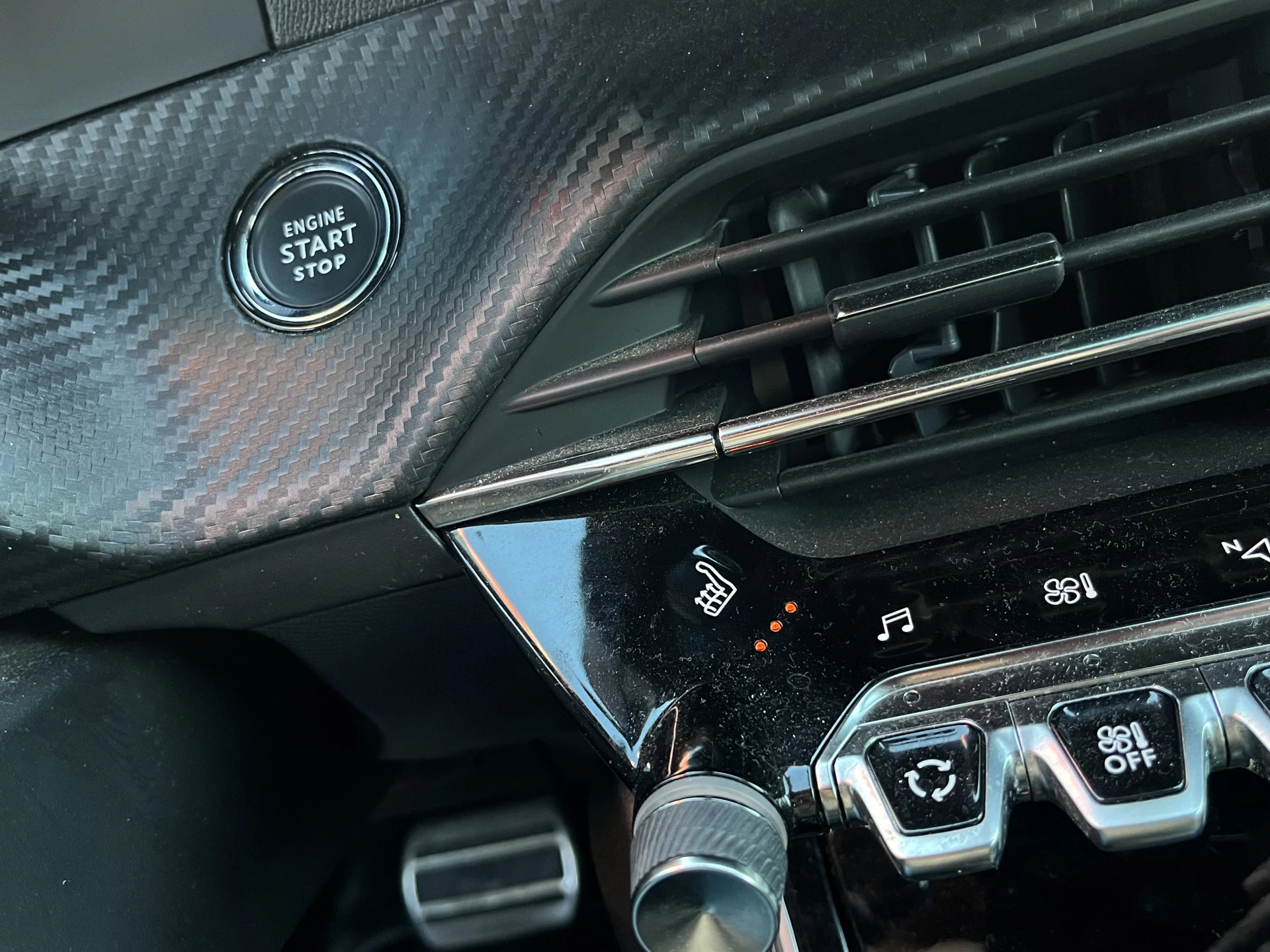 Hoofdafbeelding Peugeot e-2008