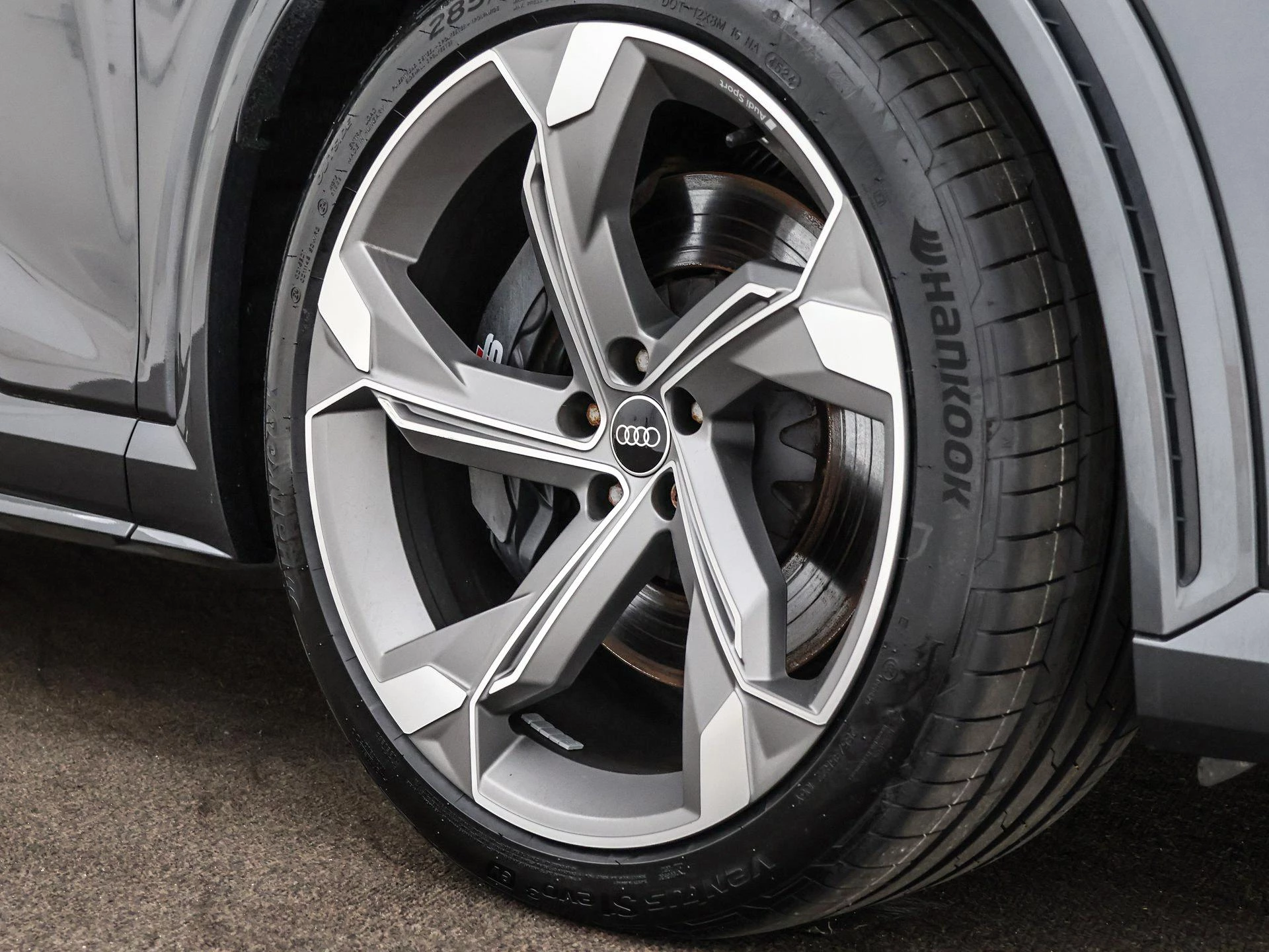 Hoofdafbeelding Audi e-tron