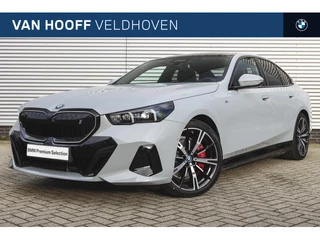 BMW i5 eDrive40 M Sport / Panoramadak / Parking Assistant Plus / Stoelventilatie / Driving Assistant Professional / Comfort Access