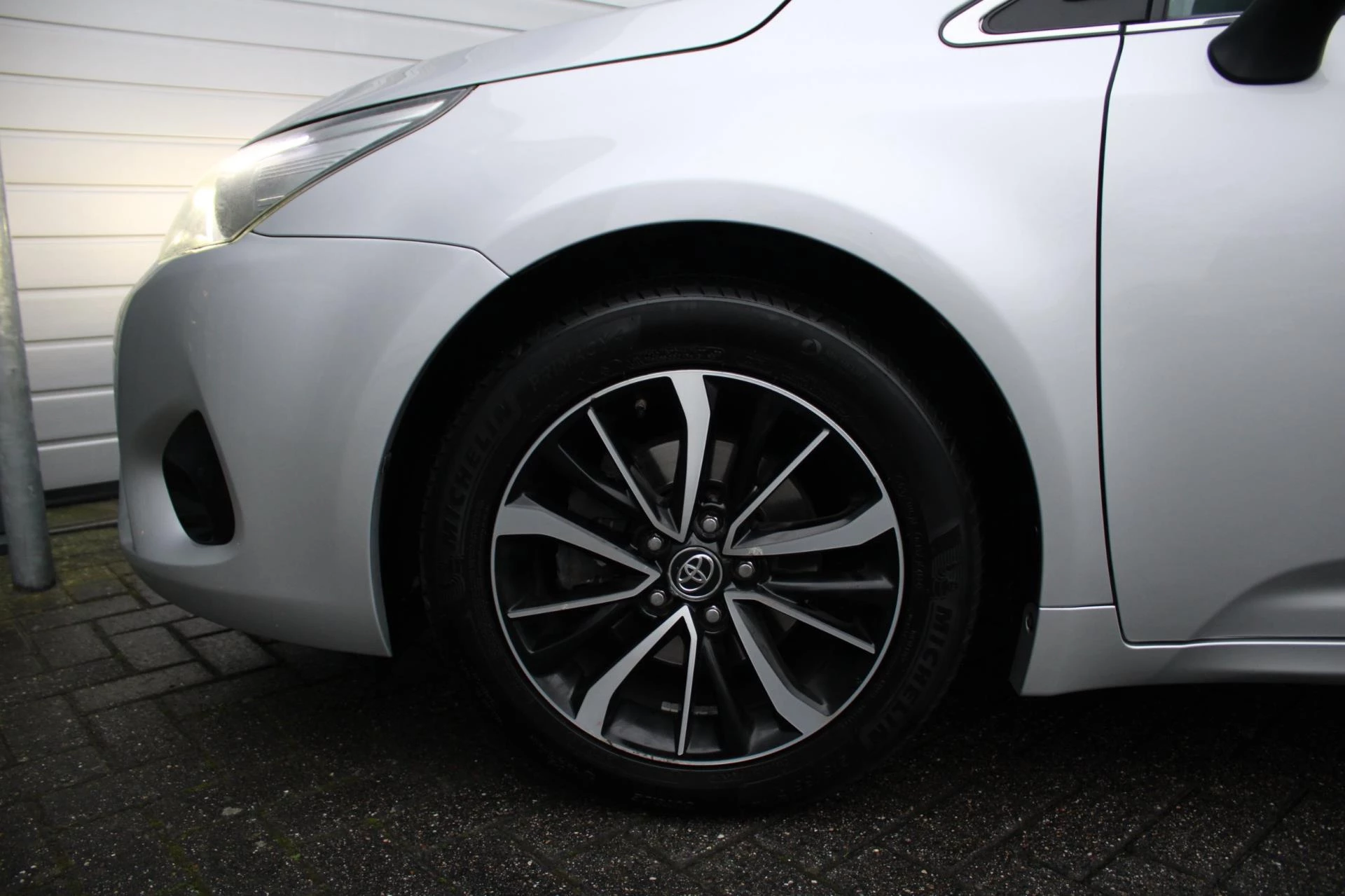 Hoofdafbeelding Toyota Avensis