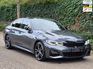 BMW 3-serie G20 330i M Edition Plus volle optielijst! Android CarPlay Pano M Stoel HUD Camera NAP NL 1e EIG Laser Spoiler M Remmen