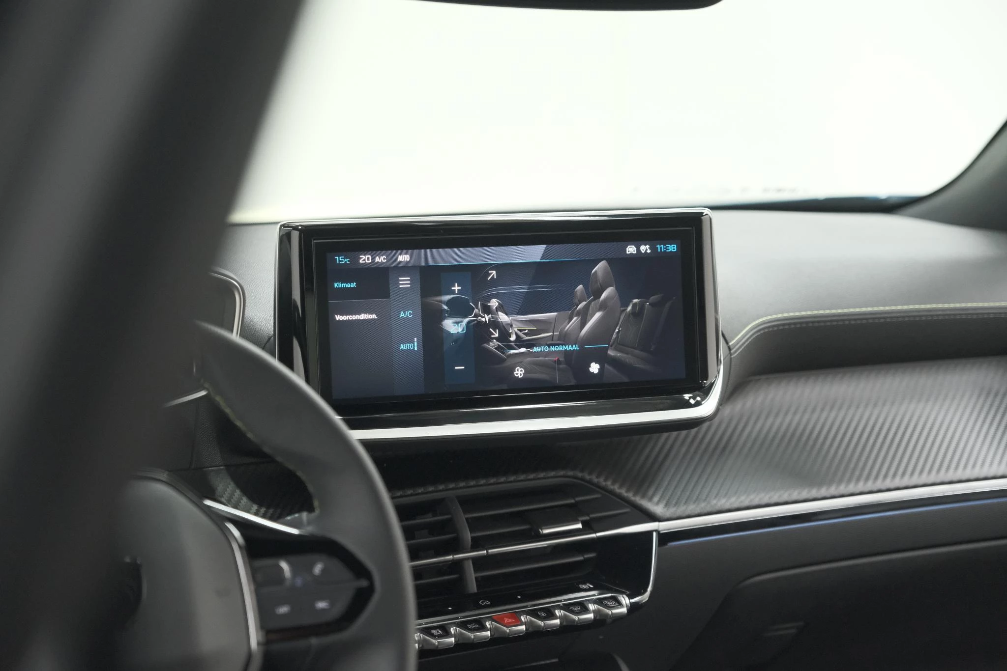 Hoofdafbeelding Peugeot e-2008