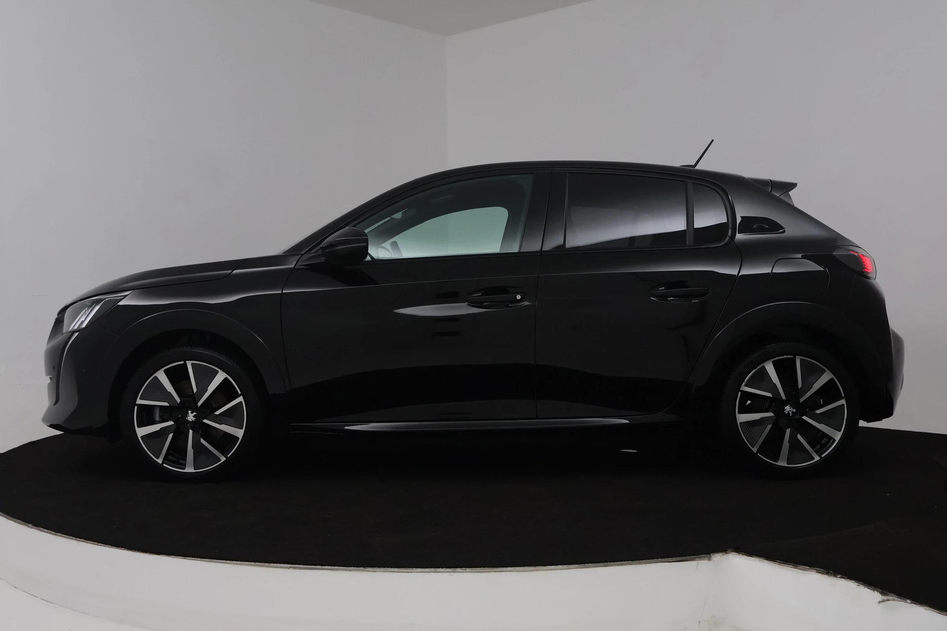 Hoofdafbeelding Peugeot e-208