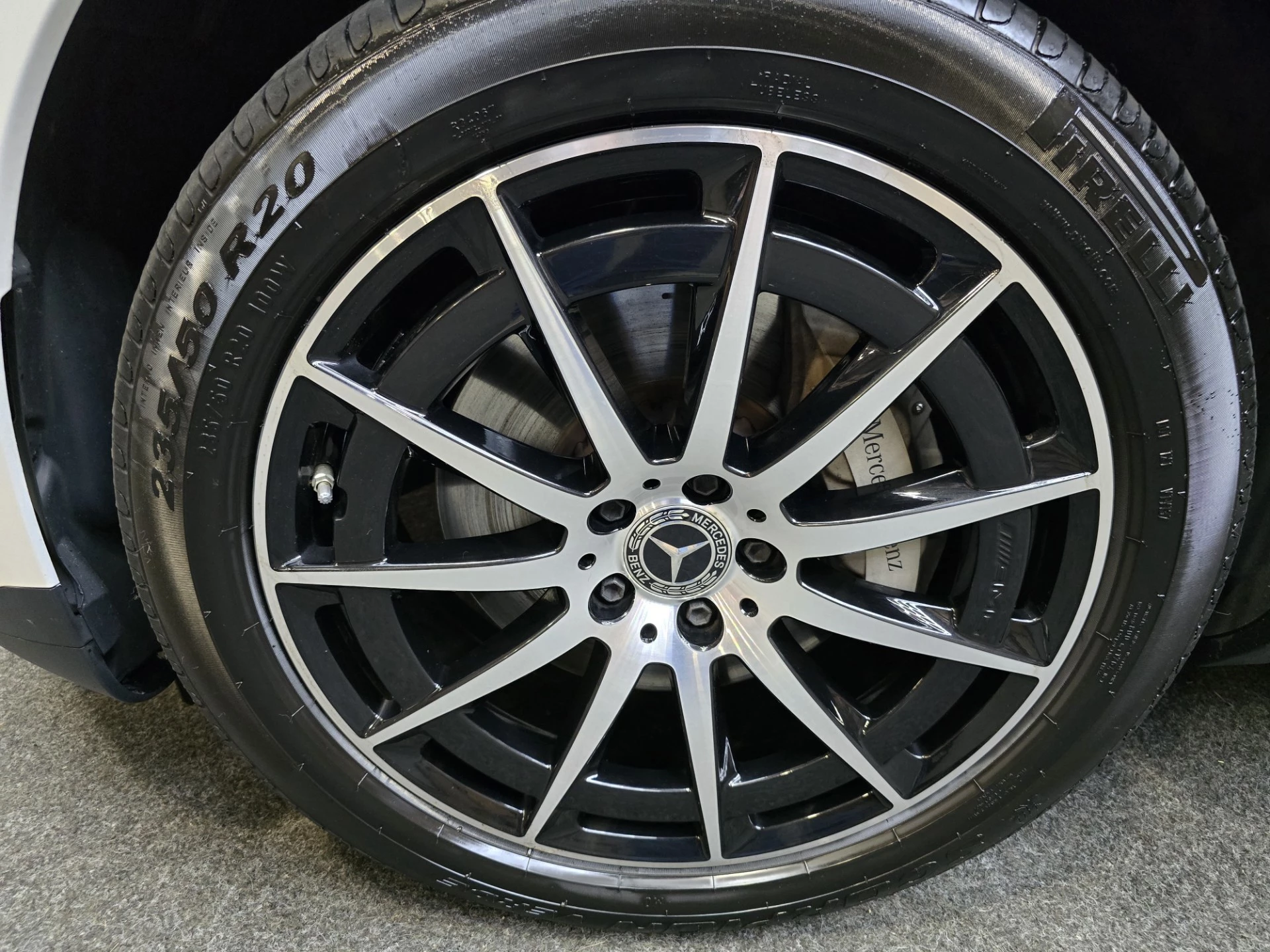 Hoofdafbeelding Mercedes-Benz EQC
