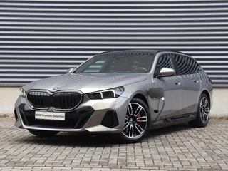 BMW 5-serie Touring 550e xDrive | M Sportpakket Pro | Panodak | Trekhaak | Driving Assistant Prof. | Bowers & Wilkins | Parking Assistant Plus | Stoelventilatie | Comfort Access | 19'' LMV