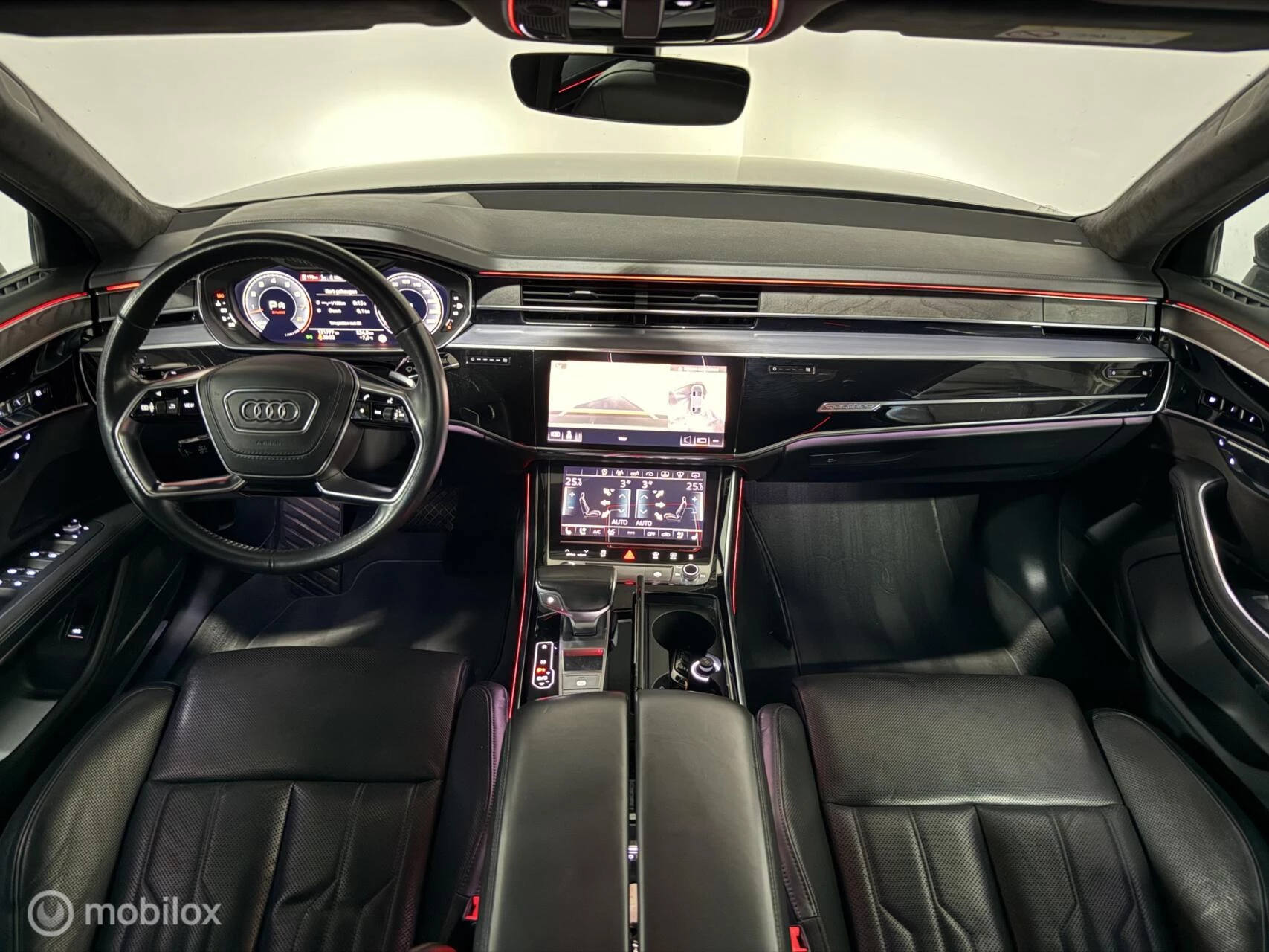 Hoofdafbeelding Audi A8