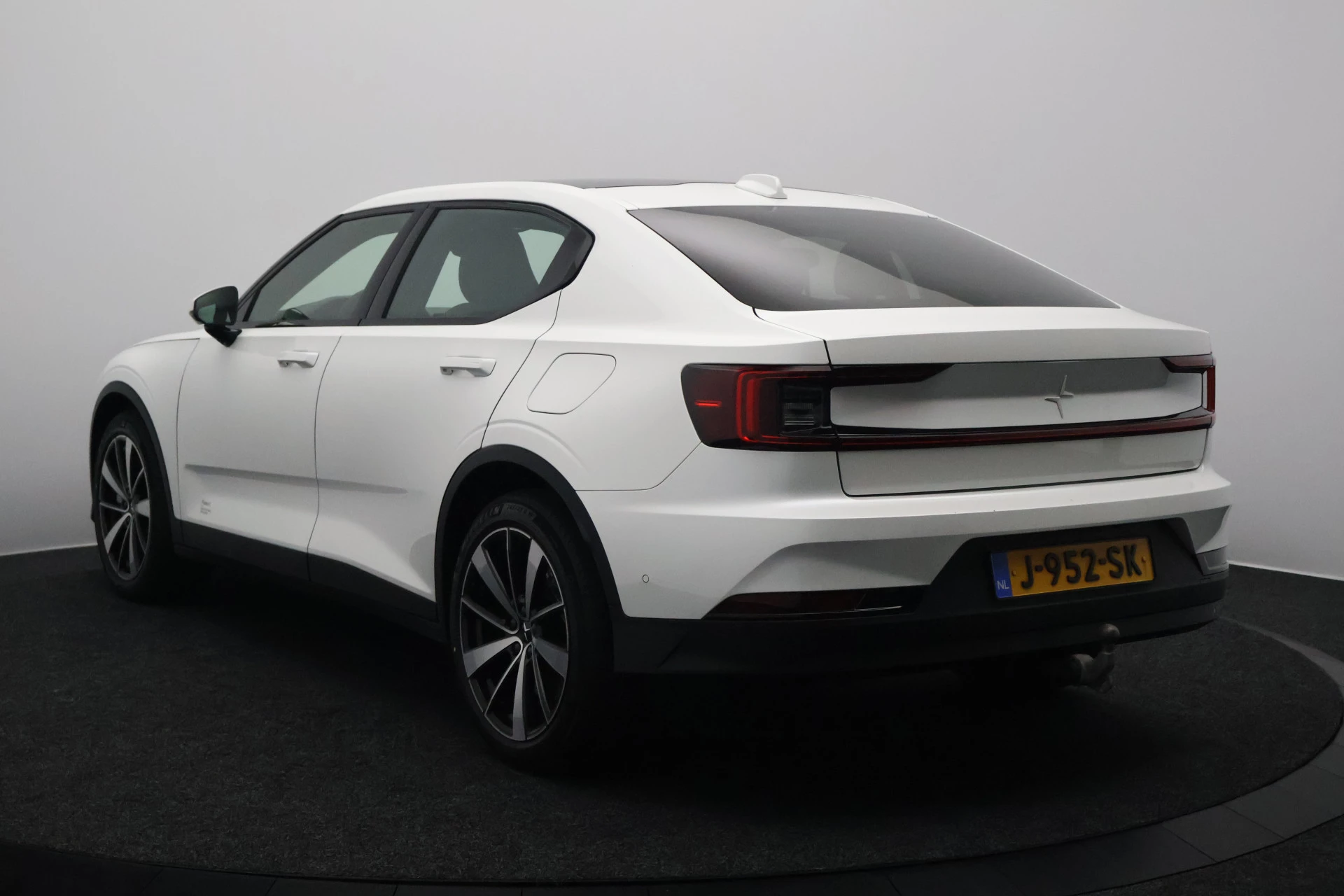 Hoofdafbeelding Polestar 2