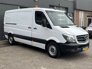 Hoofdafbeelding Mercedes-Benz Sprinter Mercedes-Benz Sprinter 316 2.2 CDI 366 Airco Cruise Control Euro 6  Kastinrichting Trekhaak 2800kg Stand kachel Omvormer 1e Eigenaar Servicewagen Bpm vrij