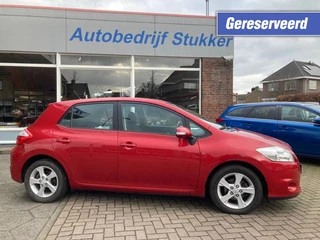 Toyota Auris 1.6 VVT-i Camera P.D.C. Navigatie LM velgen 1250 kg.