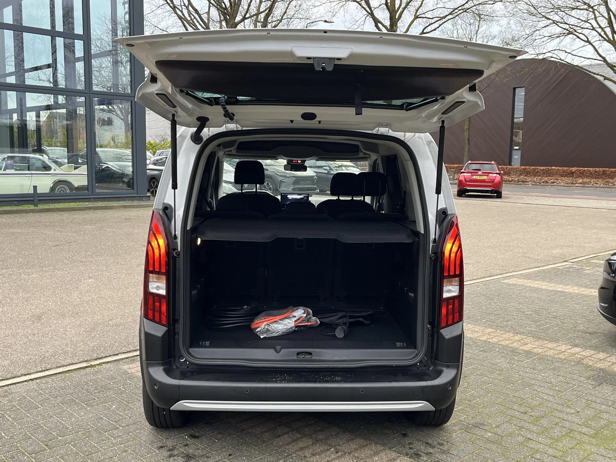 Hoofdafbeelding Peugeot e-Rifter