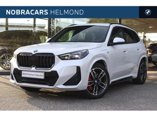 BMW X1 xDrive30e High Executive M Sport Automaat / Panoramadak / Trekhaak / Sportstoelen / M Adaptief onderstel / Comfort Access / Adaptieve LED / Head-Up / Stoelverwarming