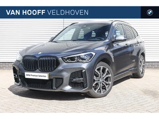 BMW X1 xDrive25e High Executive M Sport Automaat / Panoramadak / Sportstoelen / Achteruitrijcamera / Adaptieve LED / Active Cruise Control / Head-Up / Comfort Access