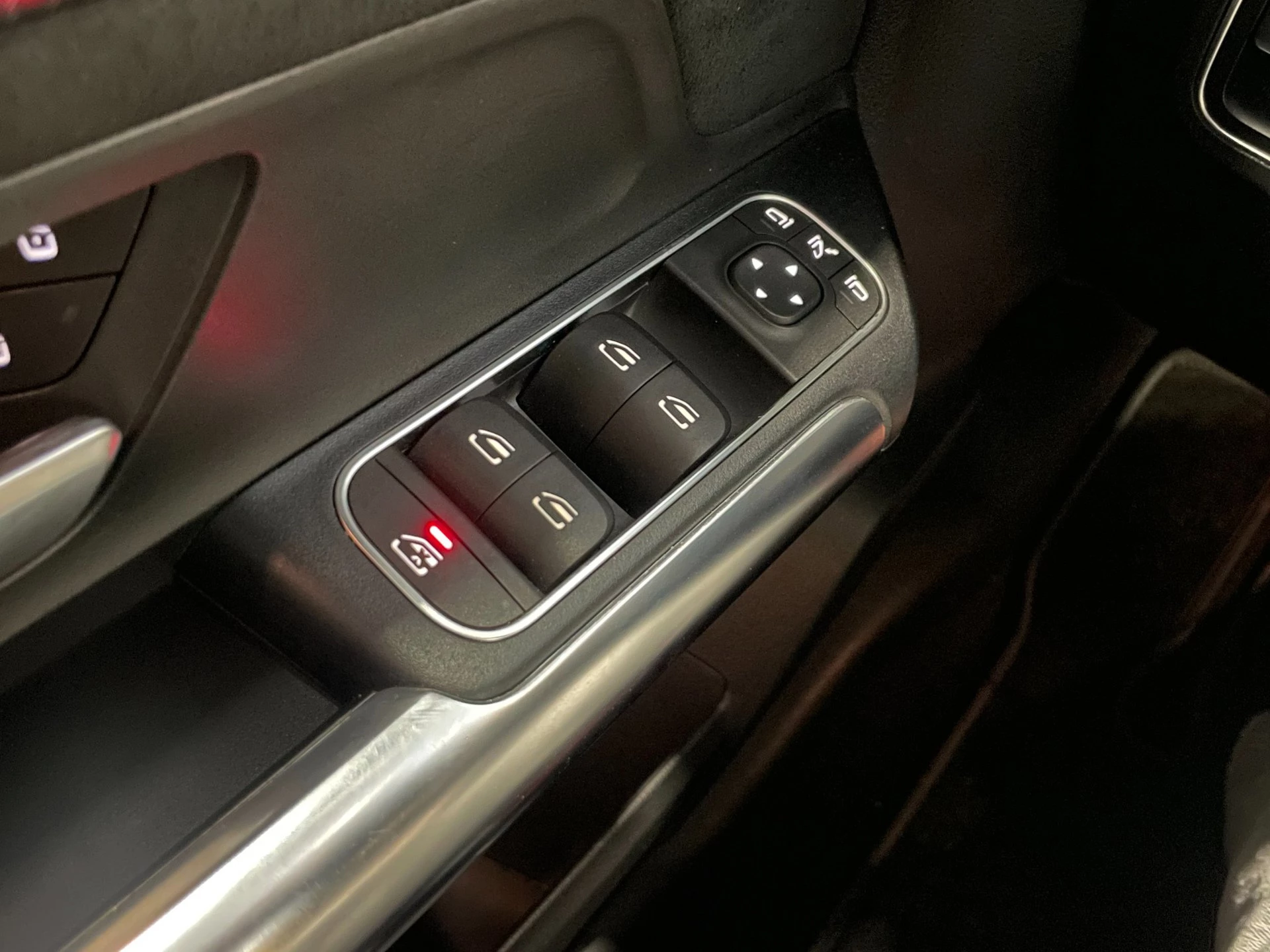 Hoofdafbeelding Mercedes-Benz EQA