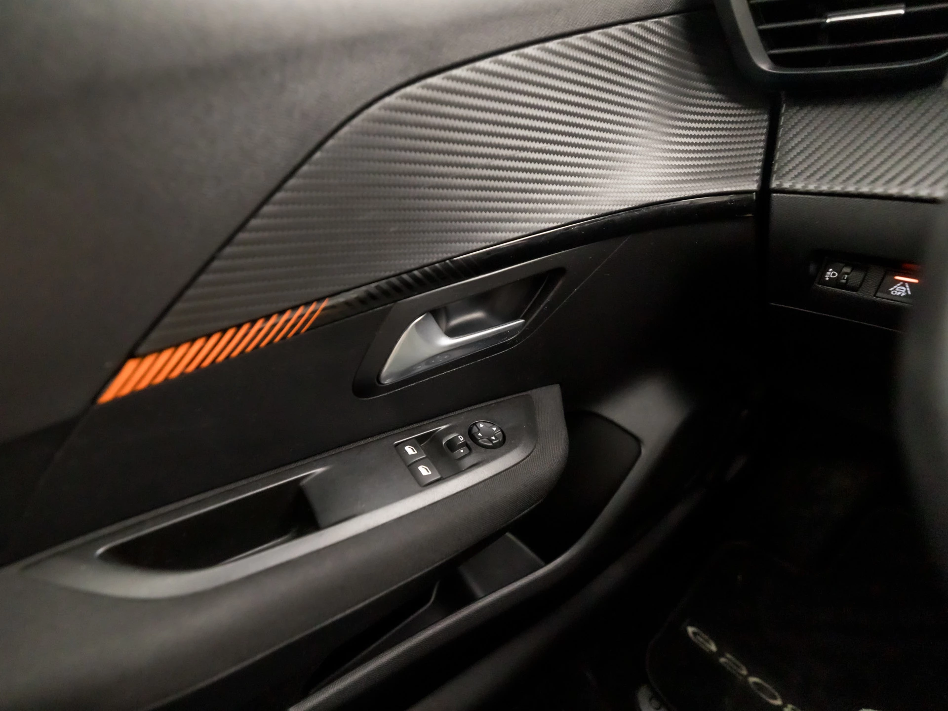 Hoofdafbeelding Peugeot e-208